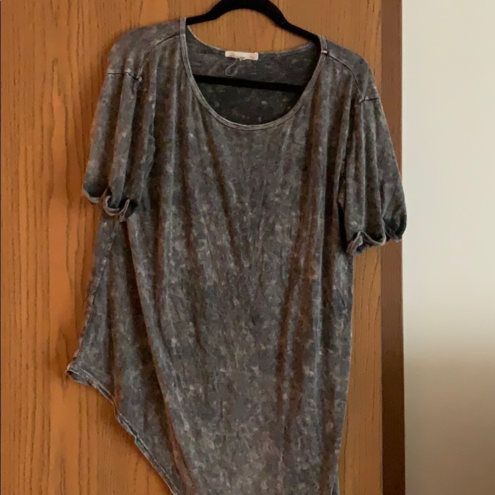 Size small gilded intent shirt